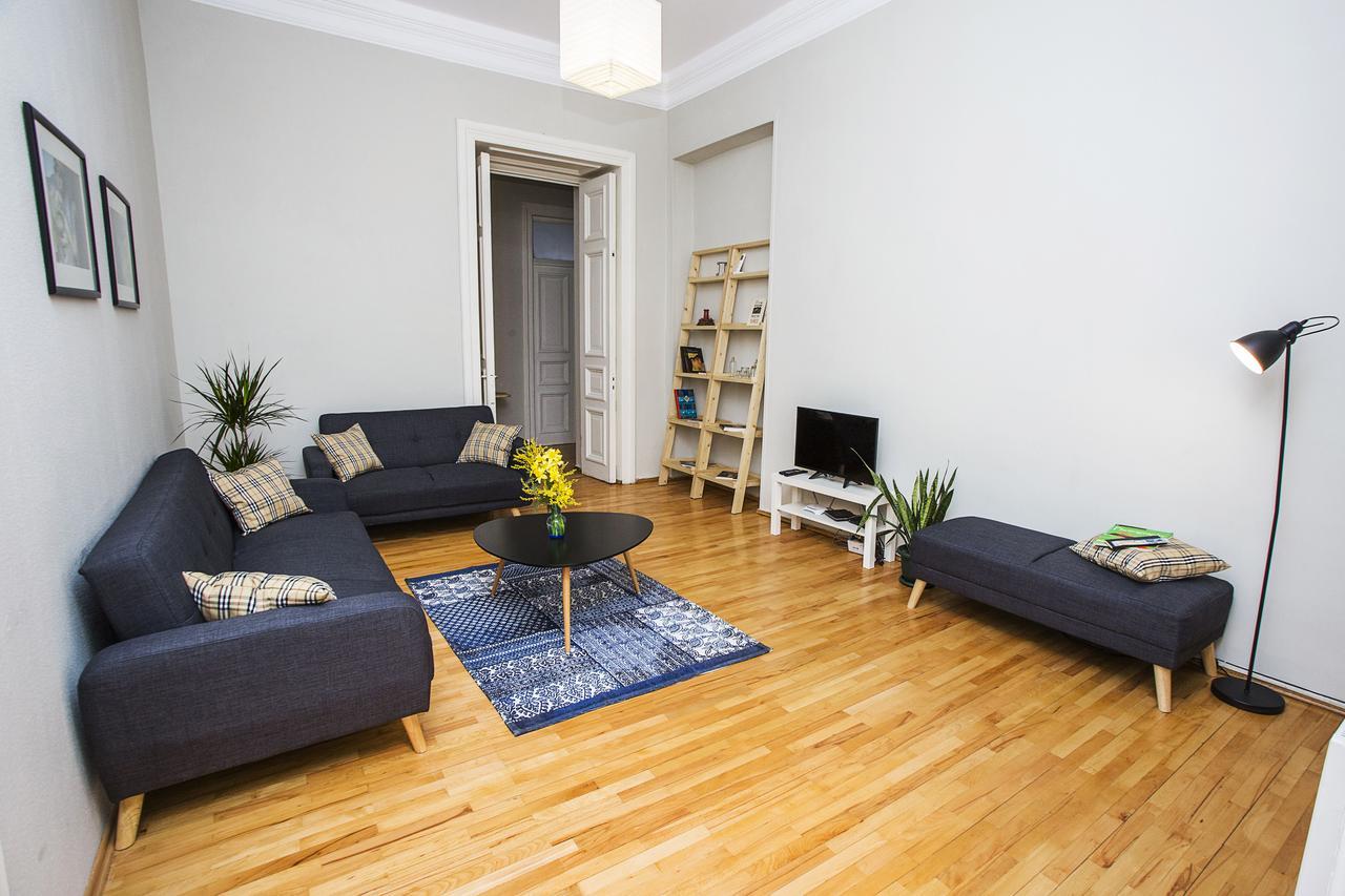Charming 2Br Apartment In Old Tbilisi - By Wehost Bagian luar foto