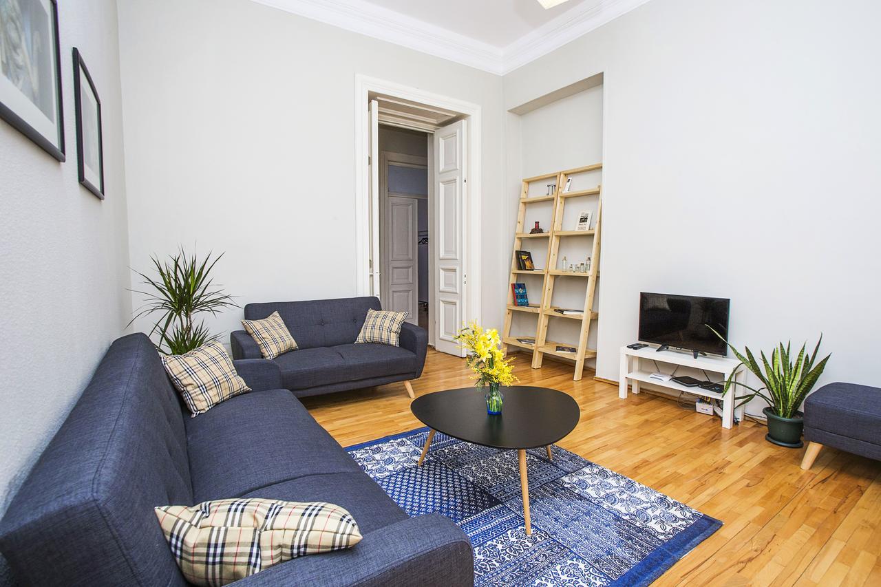 Charming 2Br Apartment In Old Tbilisi - By Wehost Bagian luar foto